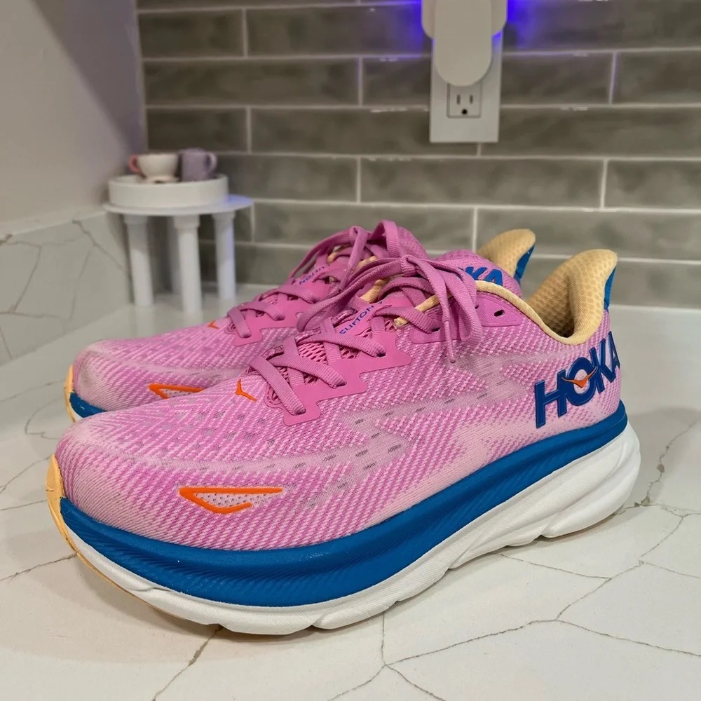 Hoka Clifton 9 WIDE Running Shoes. Women’s Size 9D Color Pink - Picture 2 of 10